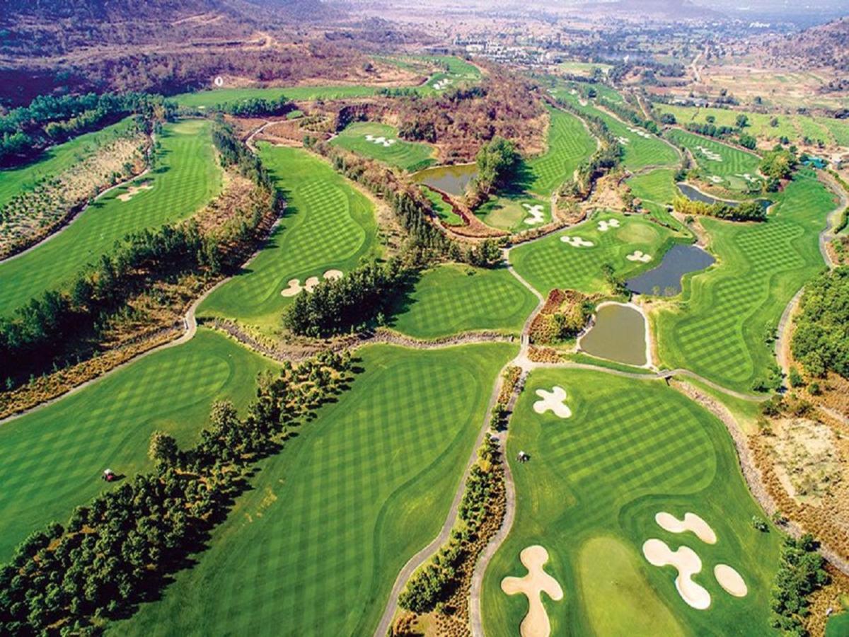 Oxford Golf Resort Pirangut Exteriör bild